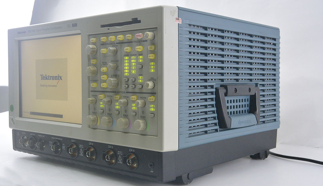 Tektronix TDS7104 Digital Oscilloscope 